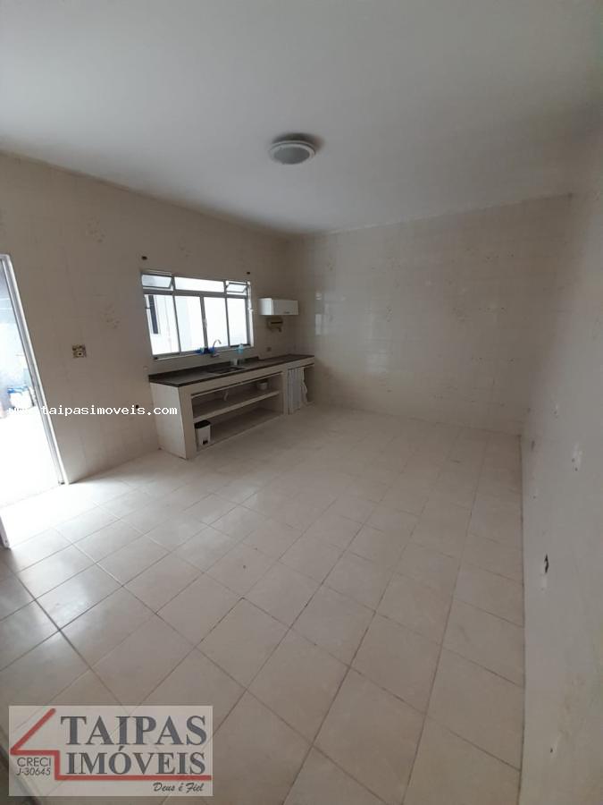 Casa à venda com 2 quartos, 250m² - Foto 2