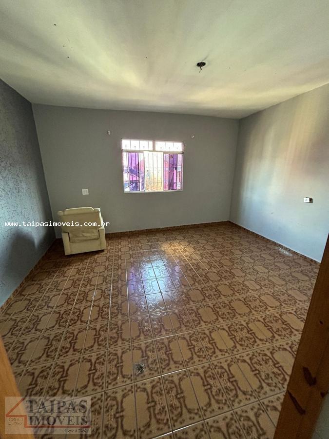 Casa à venda com 2 quartos, 125m² - Foto 2