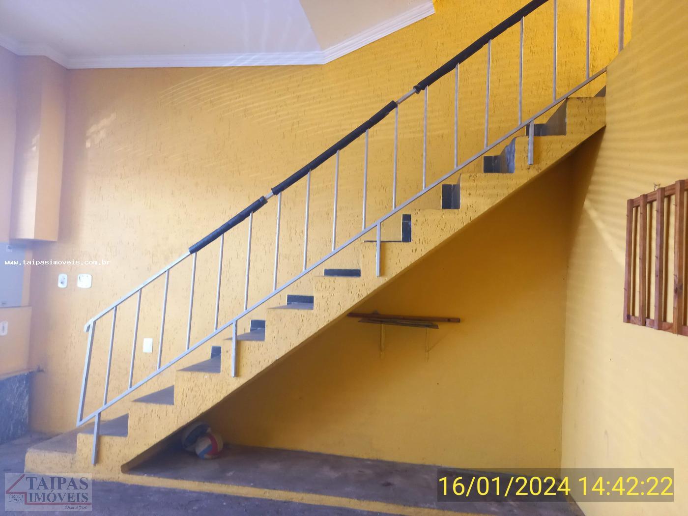 Sobrado à venda com 2 quartos, 125m² - Foto 4