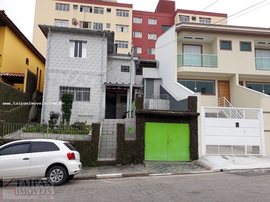 Sobrado à venda com 5 quartos, 200m² - Foto 1